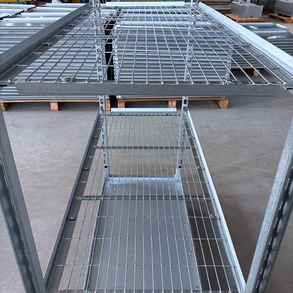 Partition welding mesh seedling cart
